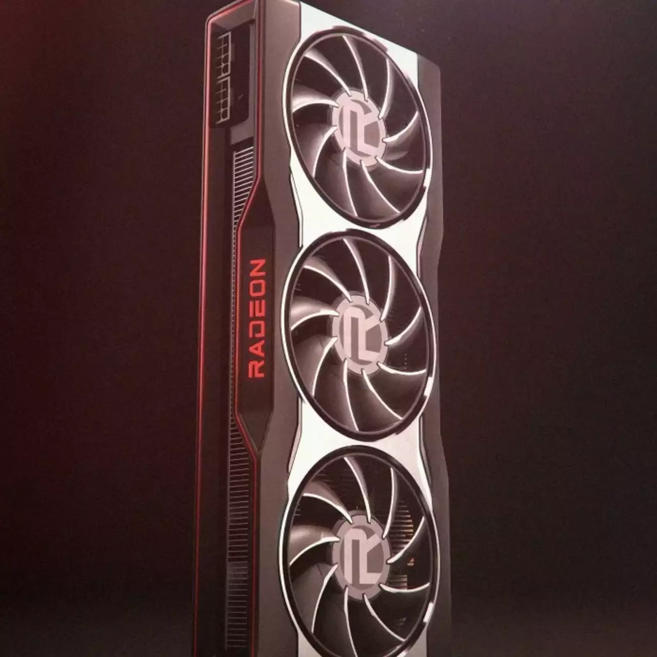 Вот так выглядит графический чип Big Navi у RX 6900. Он крупнее, чем у нынешних карт Вот так выглядит графический чип Big Navi у RX 6900. Он крупнее, чем у нынешних карт