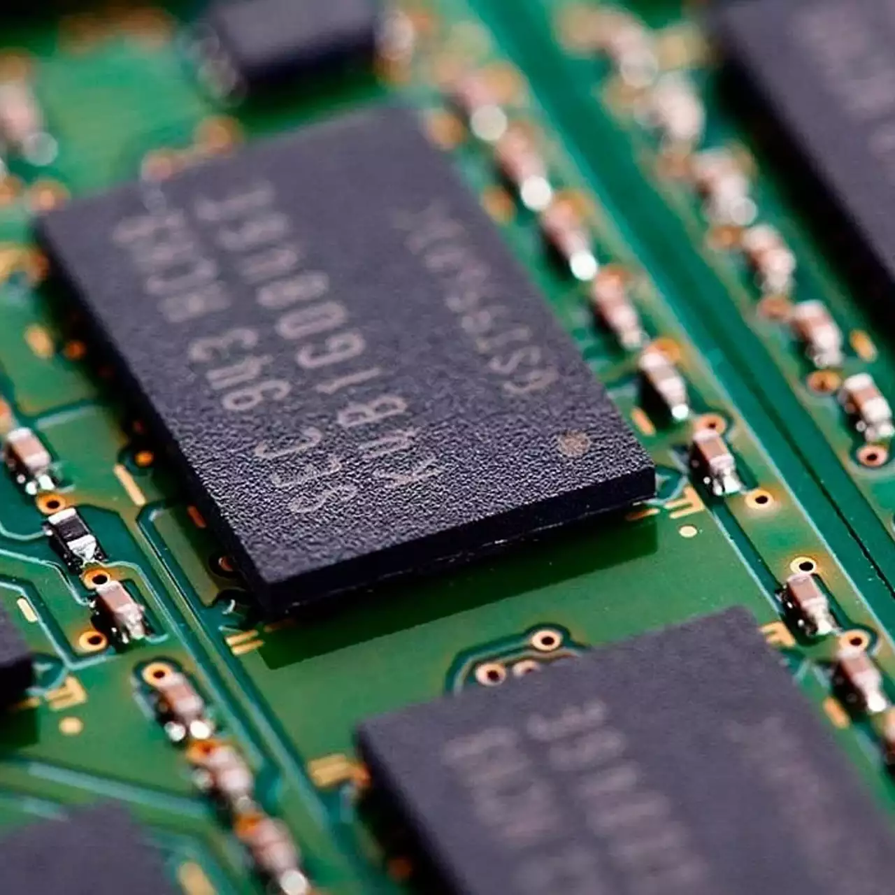 SK Hynix представила ОЗУ нового типа с невероятным объёмом SK Hynix представила ОЗУ нового типа с невероятным объёмом