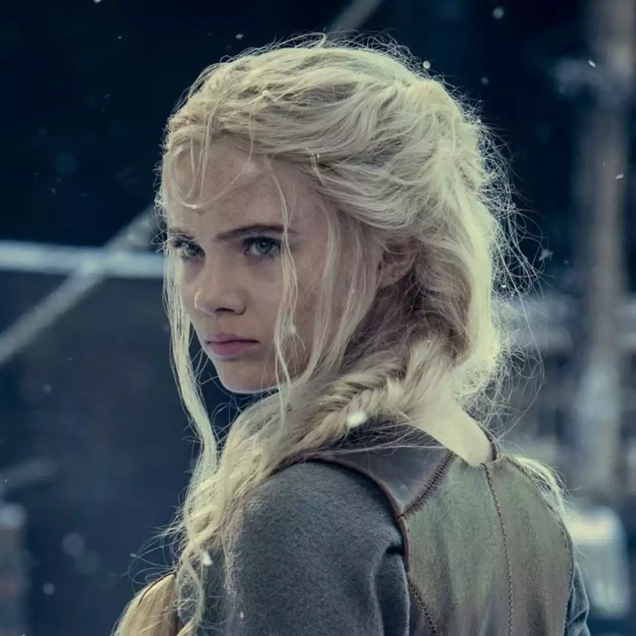 Красавица Цири тренируется с мечом — новые фото со второго сезона «Ведьмака» Netflix Красавица Цири тренируется с мечом — новые фото со второго сезона «Ведьмака» Netflix