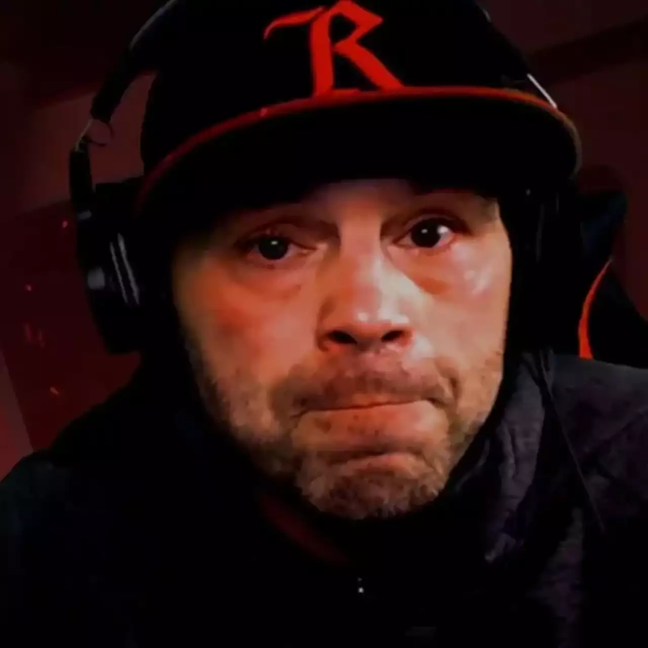 Чемпион единоборств UFC разрыдался на Twitch из-за комментария зрителя Чемпион единоборств UFC разрыдался на Twitch из-за комментария зрителя
