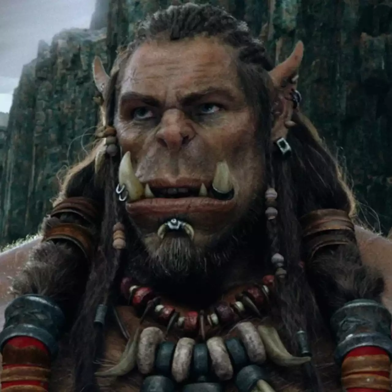 За Орду! Тату мастер вставил себе клыки и превратился в орка как в World of Warcraft — фото и видео