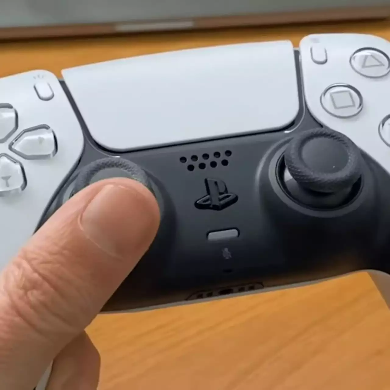 Блогер показал, насколько шумно работает PS5 в сравнении с PS4 (видео) Блогер показал, насколько шумно работает PS5 в сравнении с PS4 (видео)