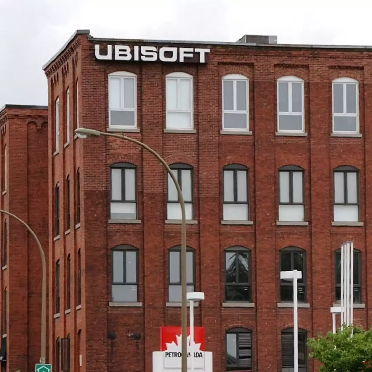 СМИ: сотрудников Ubisoft Montreal взяли в заложники СМИ: сотрудников Ubisoft Montreal взяли в заложники