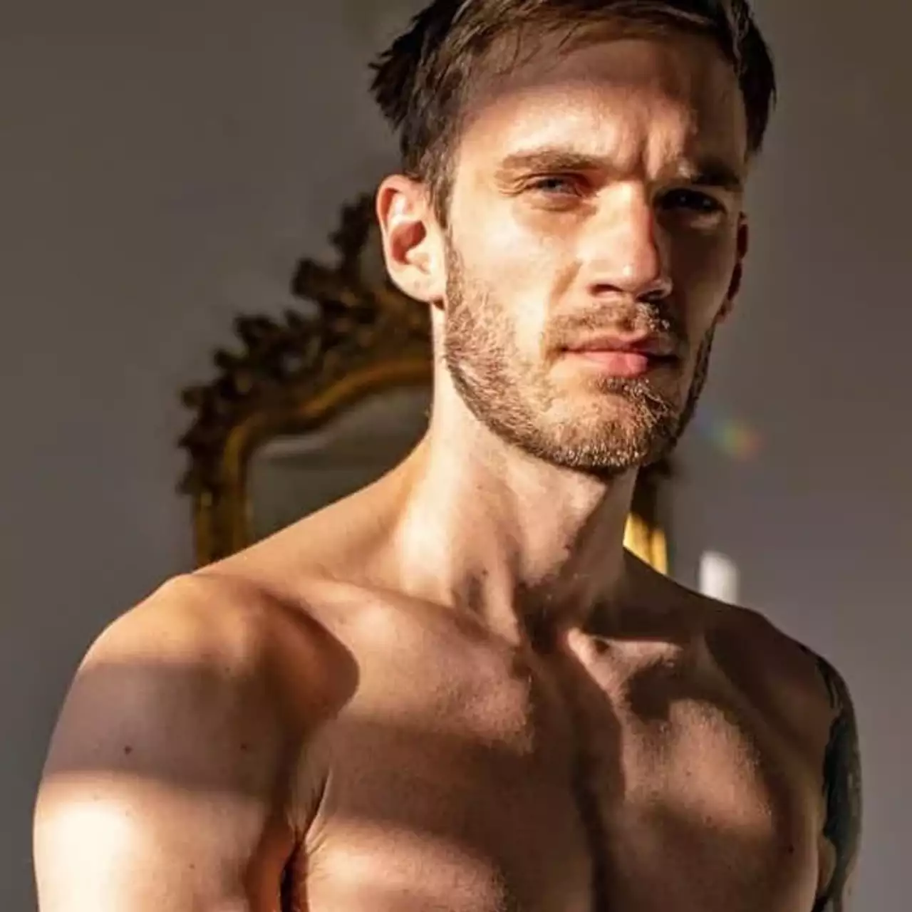PewDiePie сообщил, что ушел на пенсию. Он постепенно снижает количество роликов