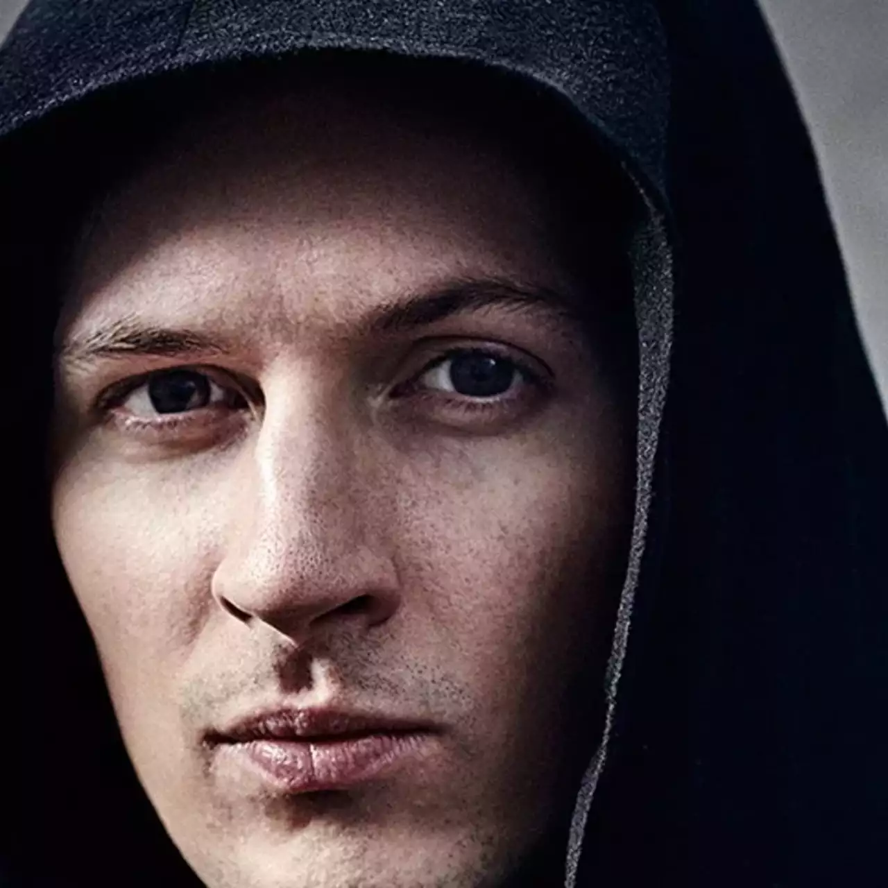 «Невероятно громоздкая железяка». Павел Дуров раскритиковал iPhone 12 Pro