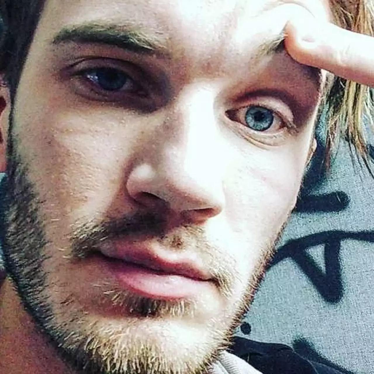 Страйк за кавер. Популярный блогер PewDiePie получил предупреждение на YouTube