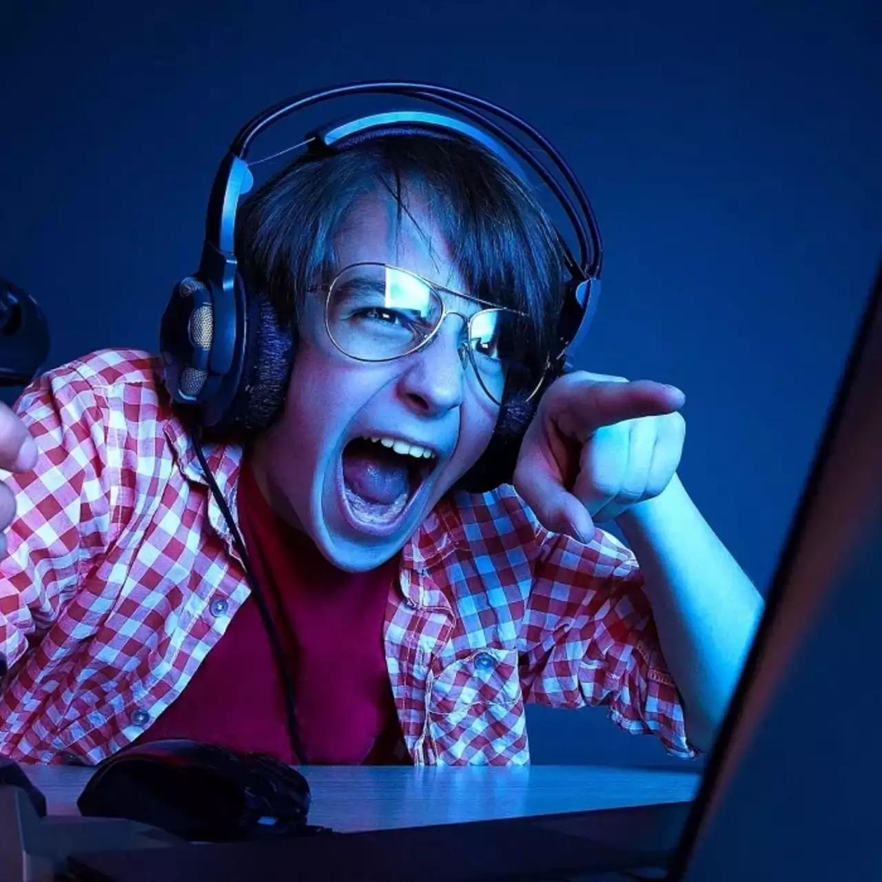 Twitch будет наказывать за слова «девственник», «симп» и «инцел», если они кого-то оскорбят Twitch будет наказывать за слова «девственник», «симп» и «инцел», если они кого-то оскорбят