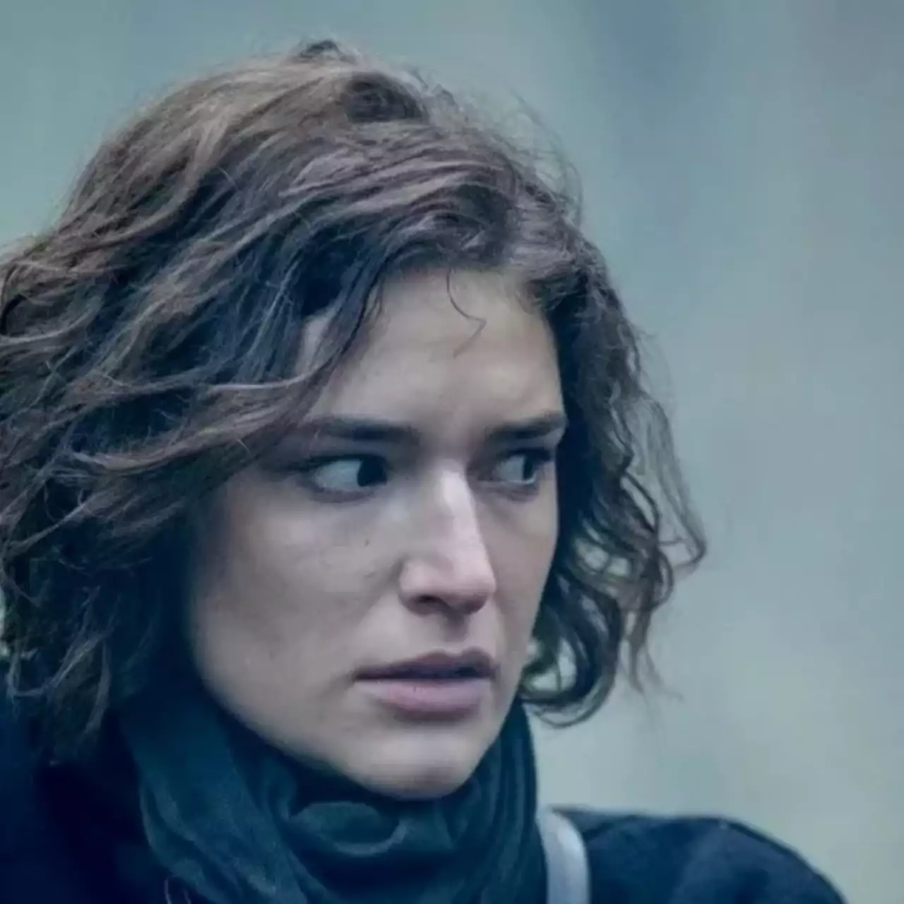 Вышел тизер нового сериала от автора «Метро». В нём герои попадают в проклятую русскую деревню