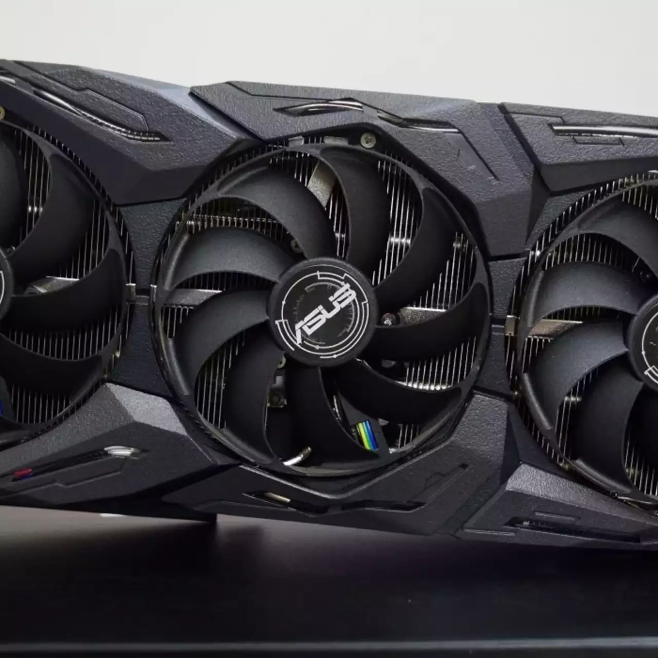ASUS существенно повысила цены на видеокарты и материнские платы ASUS существенно повысила цены на видеокарты и материнские платы