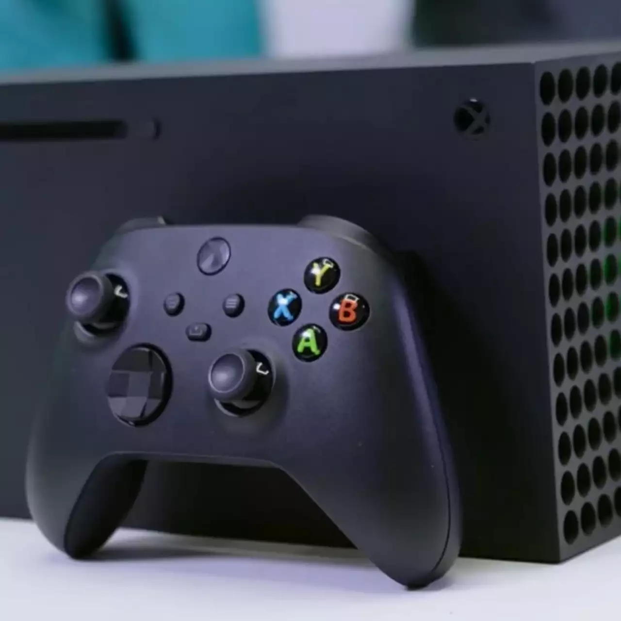 В геймпадах для Xbox Series X/S до сих пор применяются батарейки. И вот почему В геймпадах для Xbox Series X/S до сих пор применяются батарейки. И вот почему