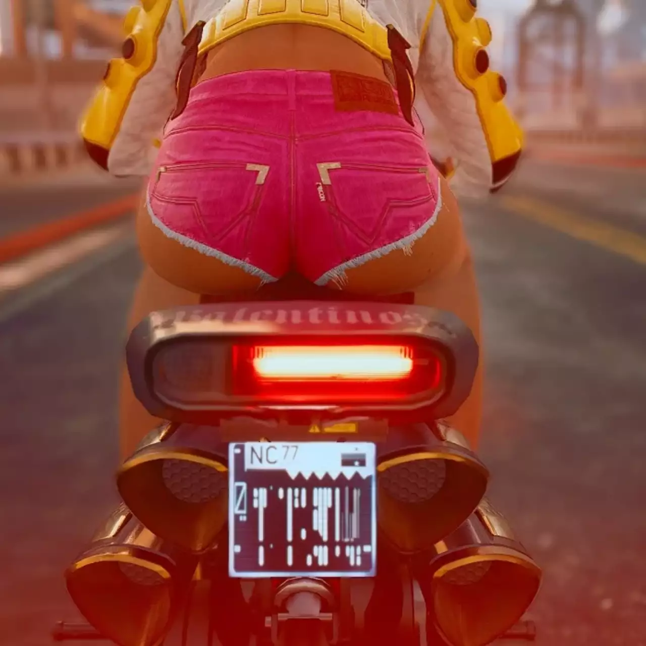В Cyberpunk 2077 появились короткие шорты и сексуальные куртки