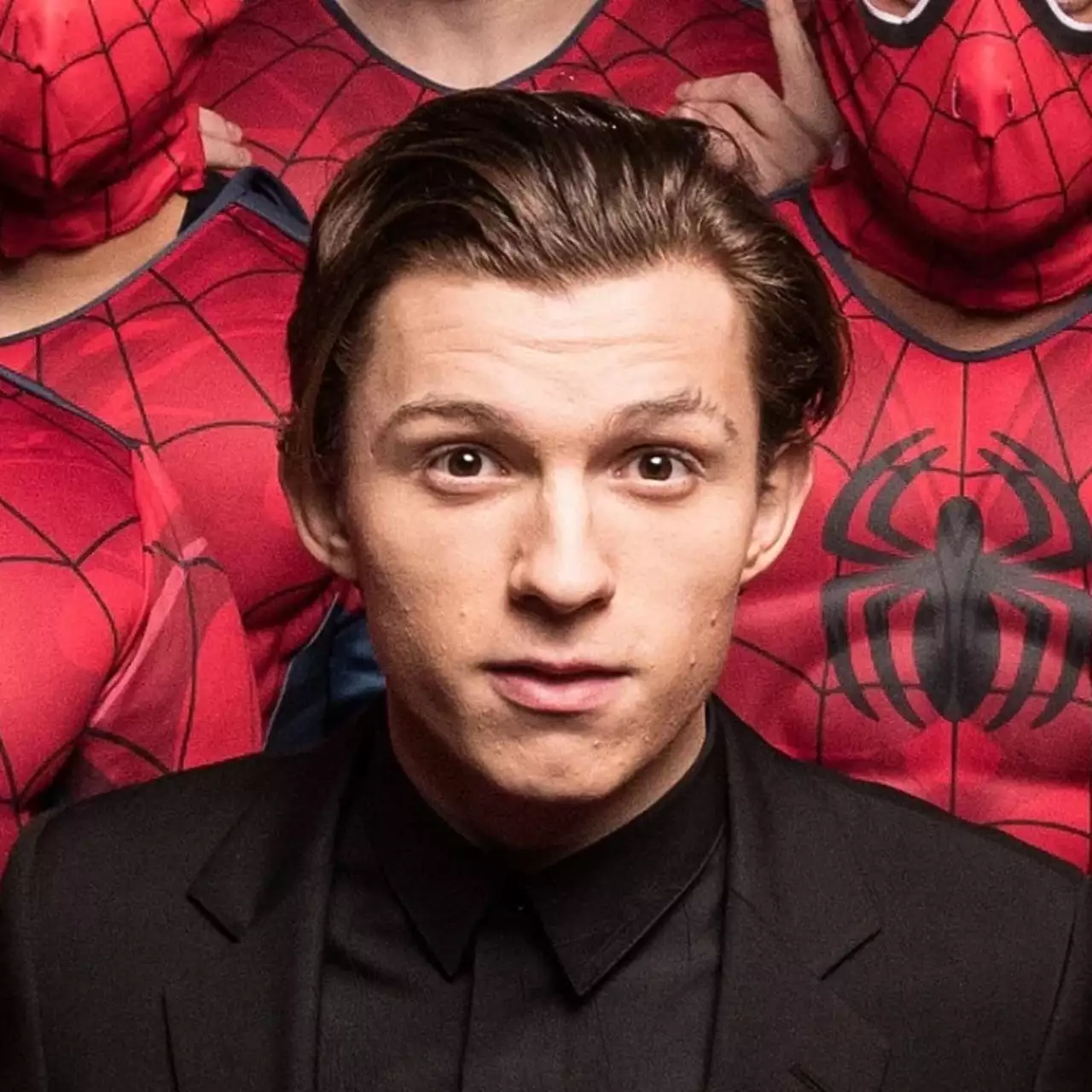 Том Холланд разбил свой компьютер, когда узнал, что Marvel взяла его на роль Человека-паука Том Холланд разбил свой компьютер, когда узнал, что Marvel взяла его на роль Человека-паука