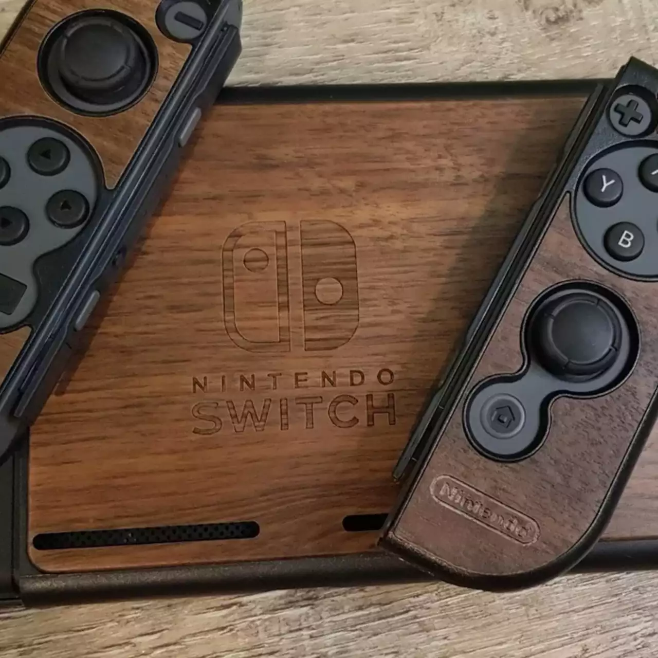Фанат показал деревянную Nintendo Switch в японском стиле и попал в топ Reddit Фанат показал деревянную Nintendo Switch в японском стиле и попал в топ Reddit