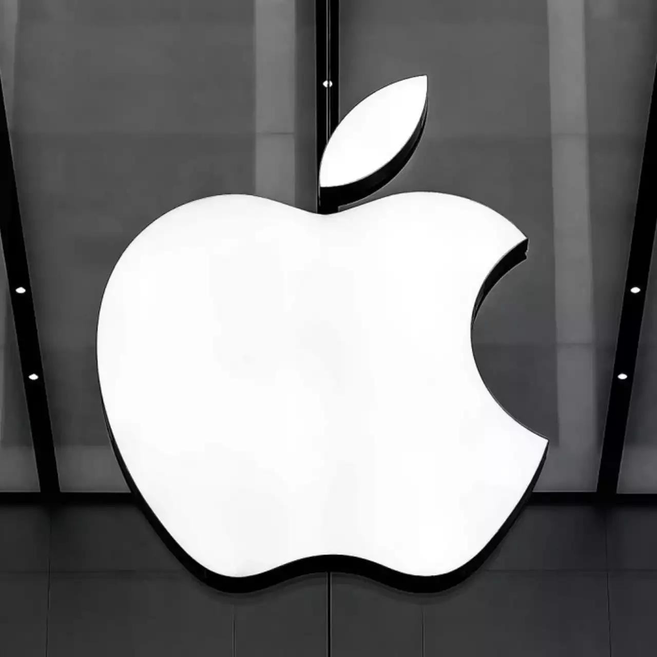 Apple оштрафовали в России на 906 миллионов рублей Apple оштрафовали в России на 906 миллионов рублей