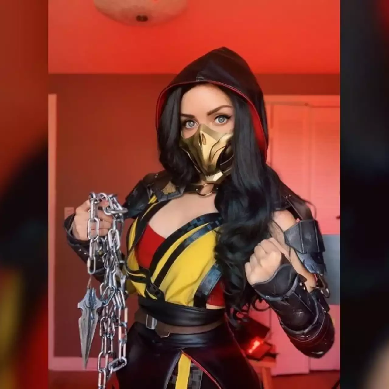 Красивая косплеерша показала, что если бы Скорпион из Mortal Kombat 11 был девушкой Красивая косплеерша показала, что если бы Скорпион из Mortal Kombat 11 был девушкой