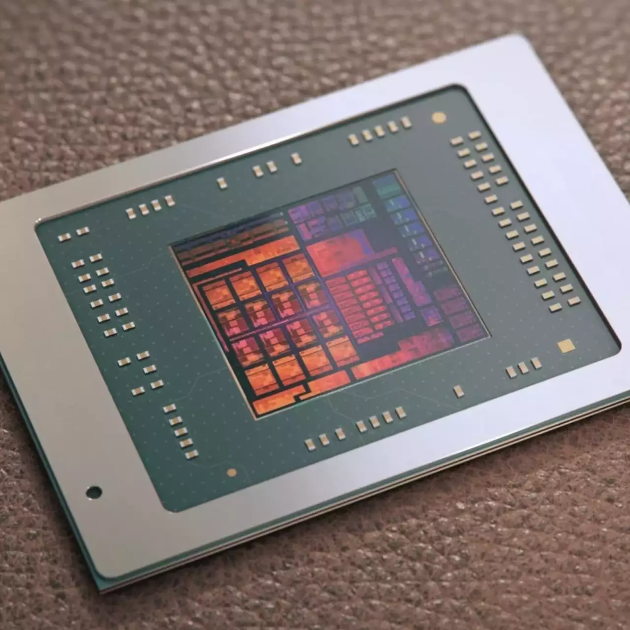 Вот как могут выглядеть новые процессоры AMD — довольно необычно (рендеры) Вот как могут выглядеть новые процессоры AMD — довольно необычно (рендеры)