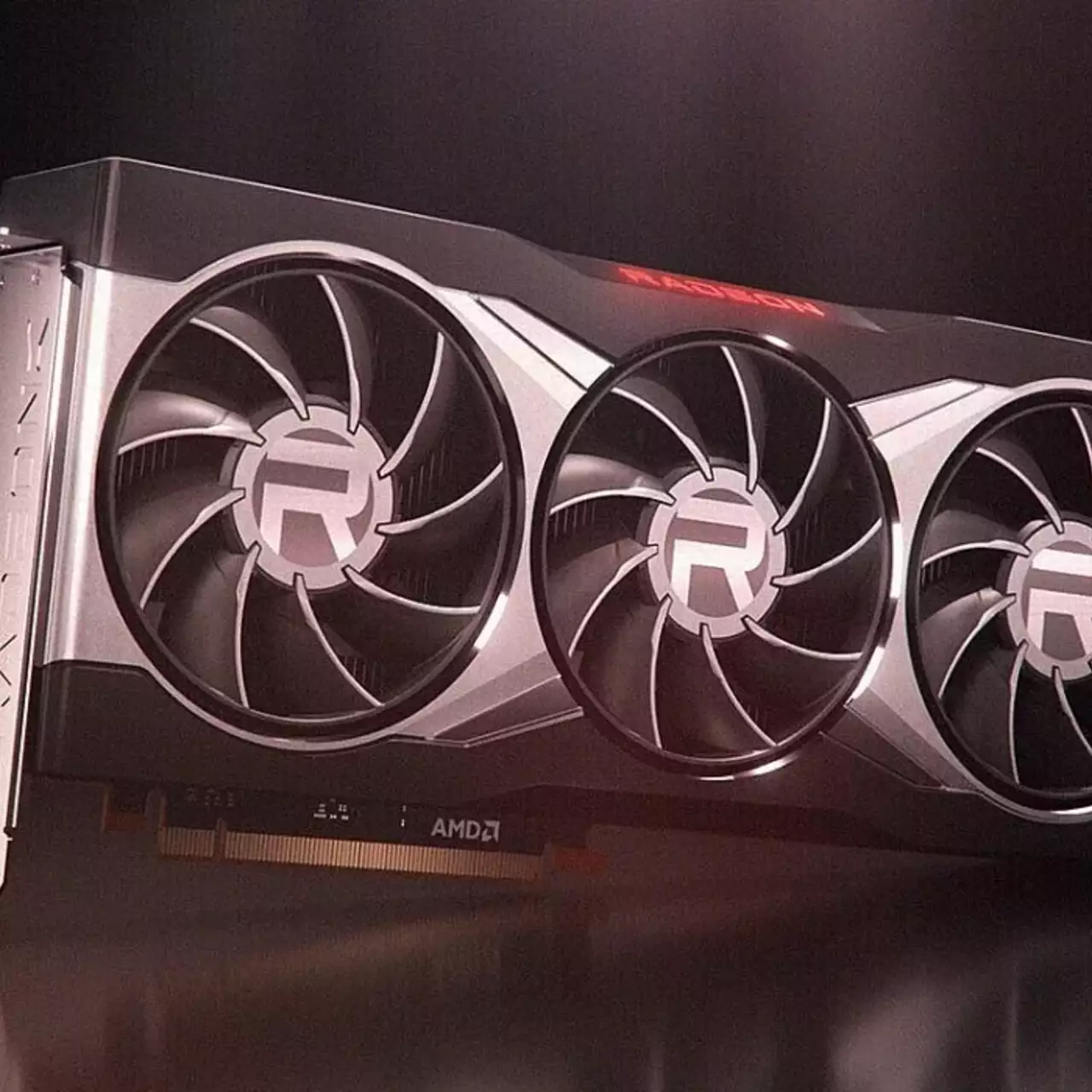 В сети обнаружилась неизвестная видеокарта AMD, которую уже можно купить. Но не всё так просто В сети обнаружилась неизвестная видеокарта AMD, которую уже можно купить. Но не всё так просто