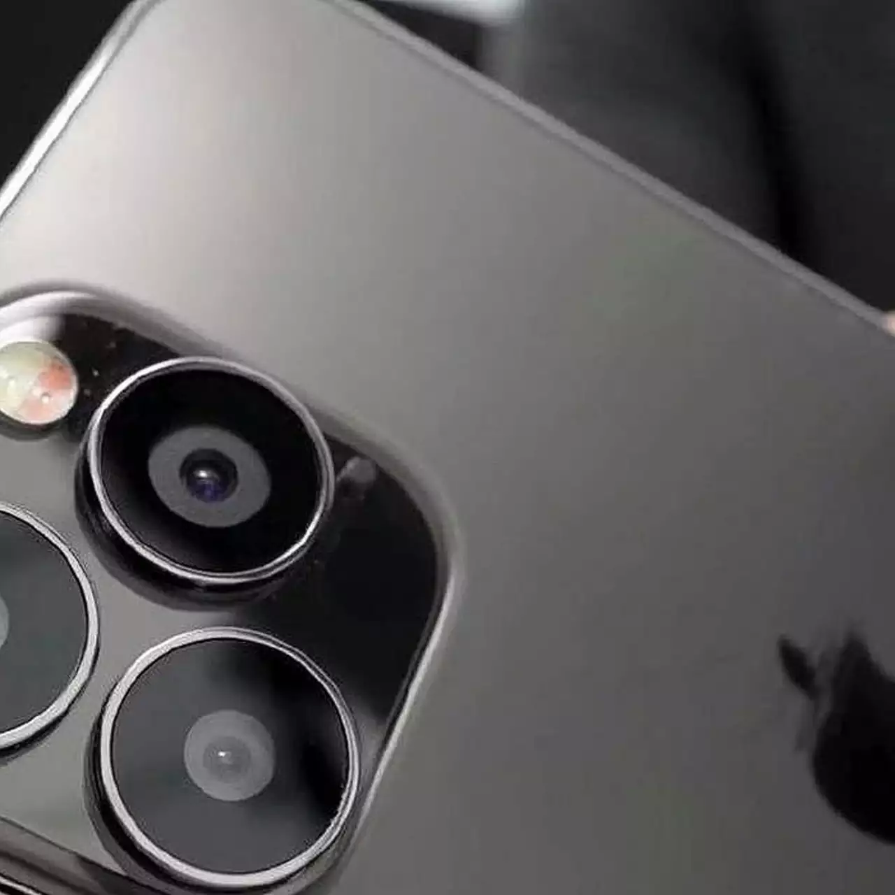 В России уже принимают предзаказы на iPhone 13 за 2,7 миллиона рублей В России уже принимают предзаказы на iPhone 13 за 2,7 миллиона рублей