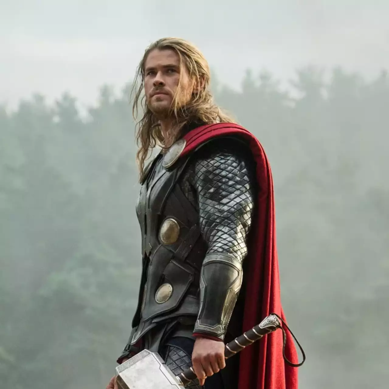 Футболки от Marvel раскрыли внешний вид Тора и его возлюбленной в фильме «Тор: Любовь и гром»