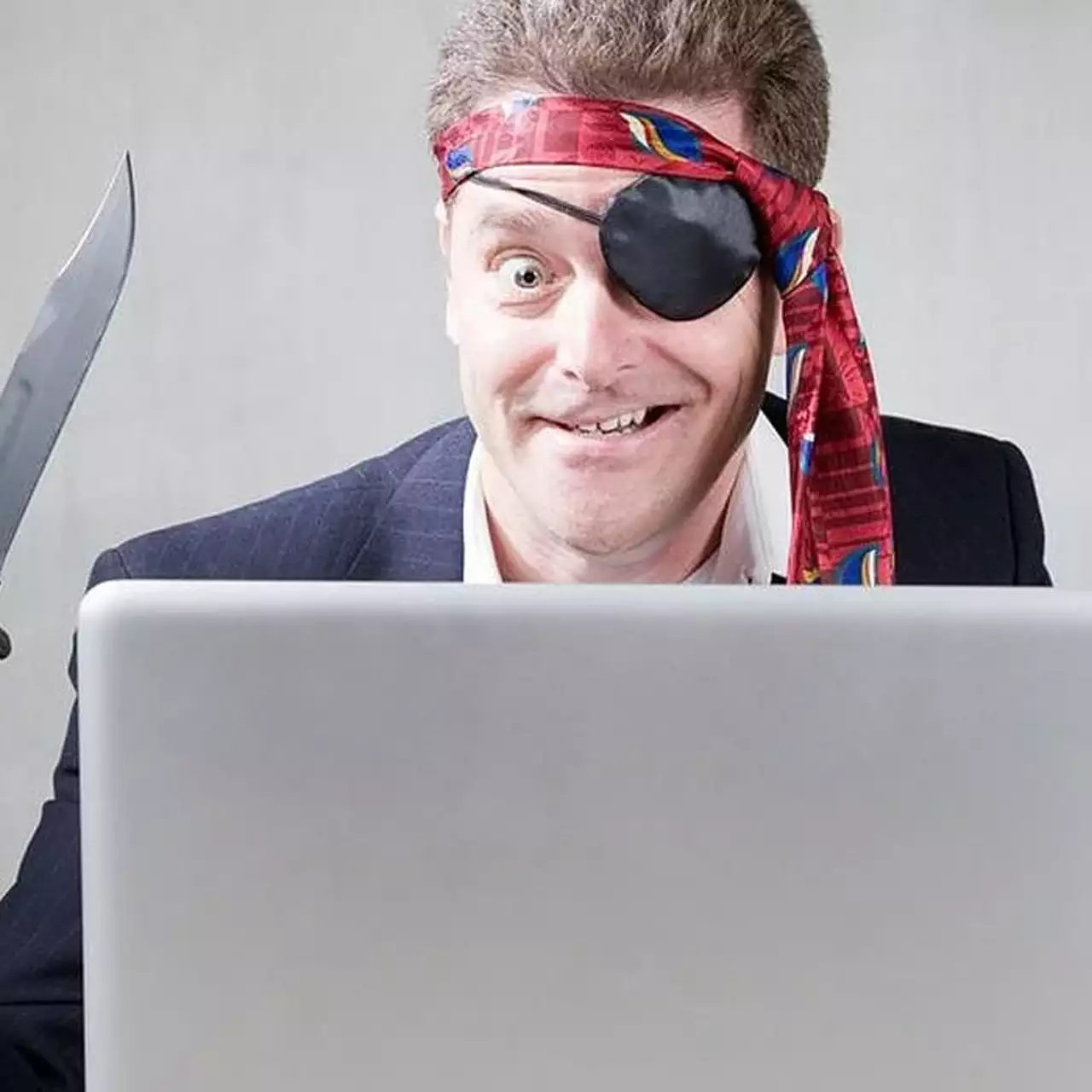 Microsoft намерена бороться с пиратами по-новому