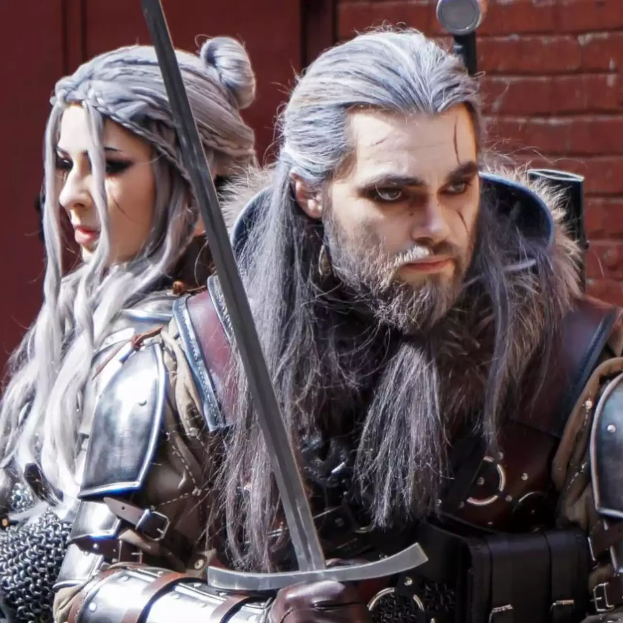 Фанат Witcher 3 и его жена, которые воссоздали настоящие доспехи Геральта и Цири, взяли главный приз на украинском Comic-Con Фанат Witcher 3 и его жена, которые воссоздали настоящие доспехи Геральта и Цири, взяли главный приз на украинском Comic-Con