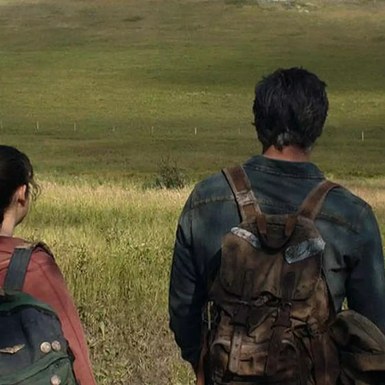 Появились новые фото со съёмок The Last of Us от HBO. Там показали Джоэла с оружием