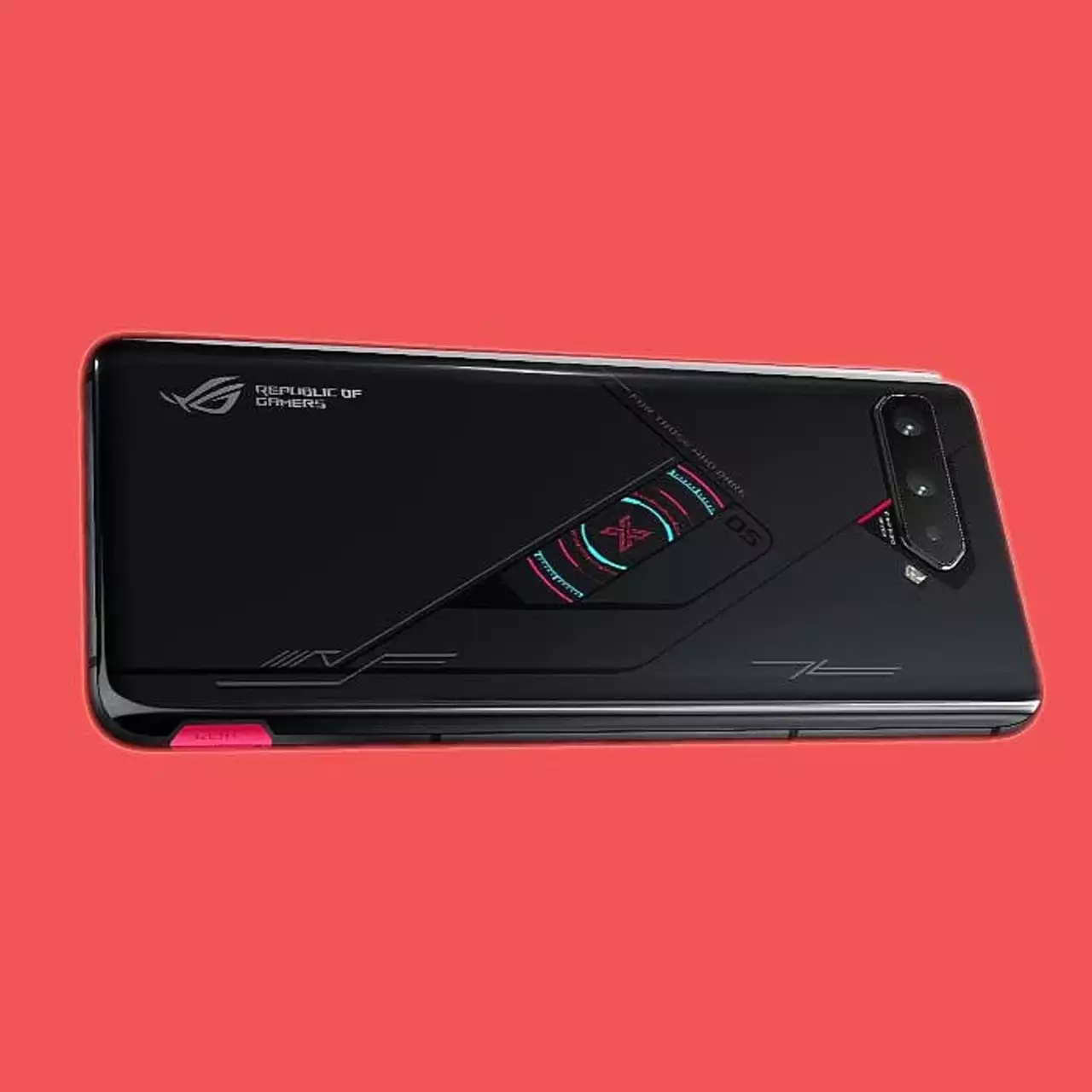 В России уже можно предзаказать самый мощный игровой смартфон ROG. Но цена вам не понравится В России уже можно предзаказать самый мощный игровой смартфон ROG. Но цена вам не понравится