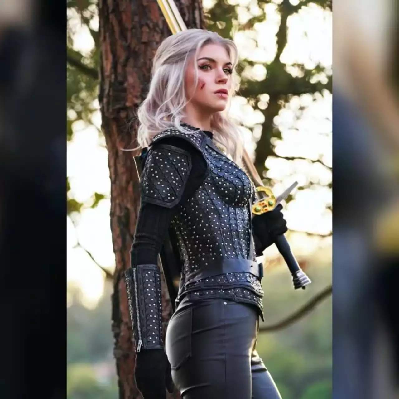 Если бы Генри Кавилла в «Ведьмаке» заменили на девушку — любимица CD Projekt RED показала себя в образе Геральта