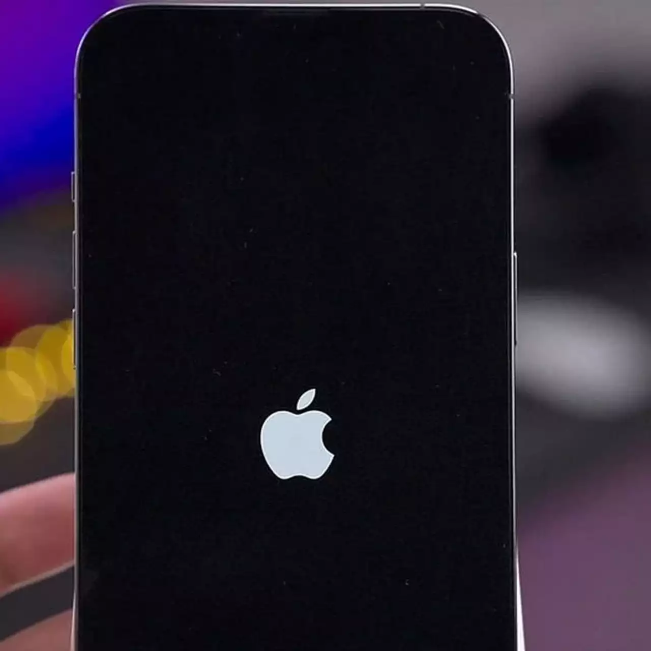 По слухам, Apple откажется от физических SIM-карт в iPhone 15