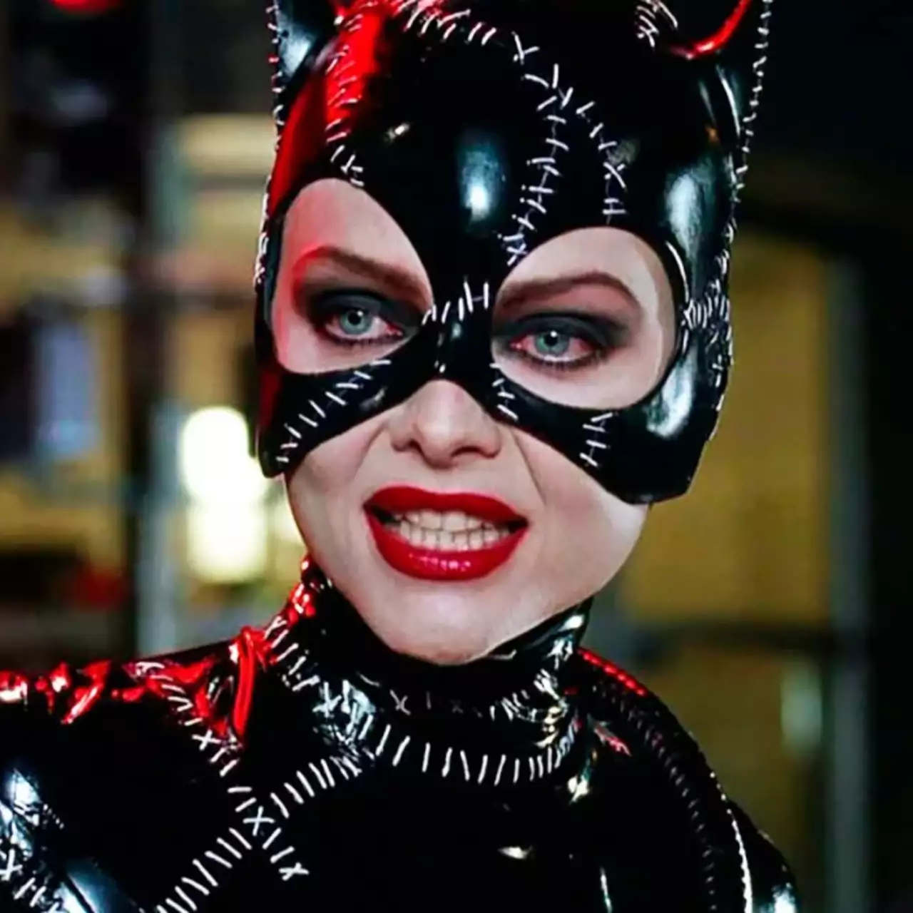 На кадрах мультфильма Catwoman: Hunted показали голую Женщину-кошку, которая принимает ванну На кадрах мультфильма Catwoman: Hunted показали голую Женщину-кошку, которая принимает ванну