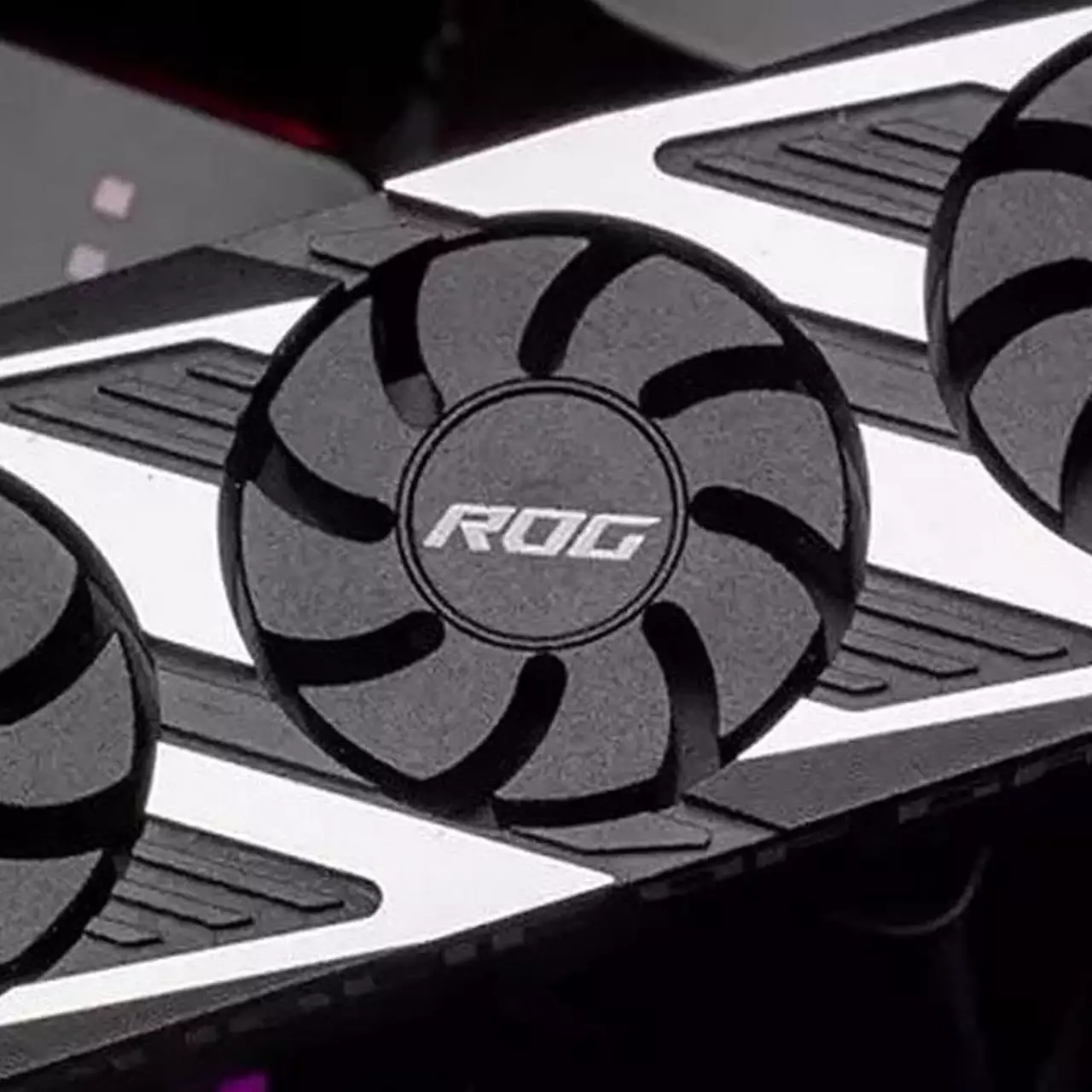 ASUS выпустила «видеокарту» за 4700 рублей — она очень маленькая, и у неё крутятся вентиляторы ASUS выпустила «видеокарту» за 4700 рублей — она очень маленькая, и у неё крутятся вентиляторы