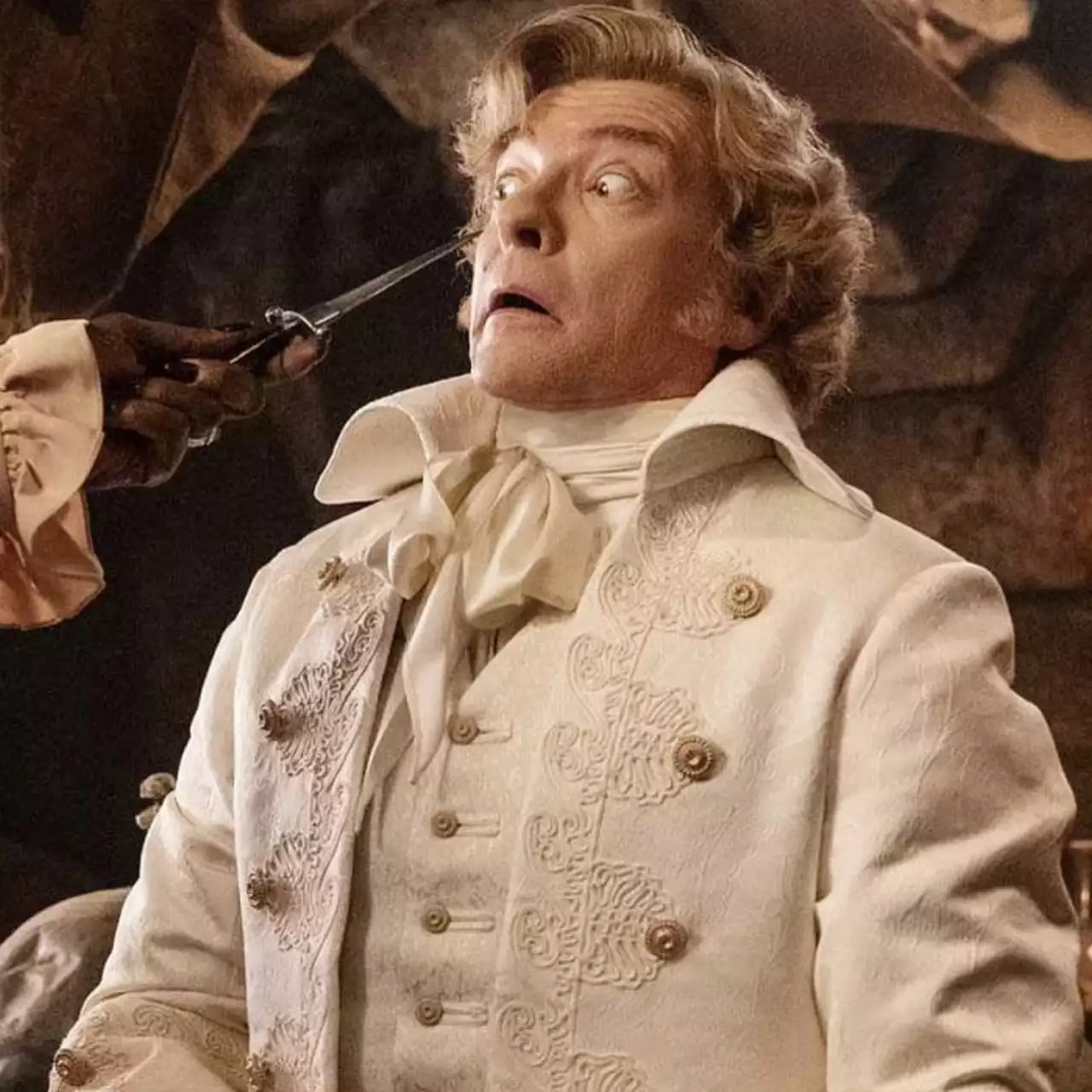 Вышел трейлер комедийного сериала про пиратов «Наш флаг означает смерть» — его снял режиссер «Тора 4» Вышел трейлер комедийного сериала про пиратов «Наш флаг означает смерть» — его снял режиссер «Тора 4»