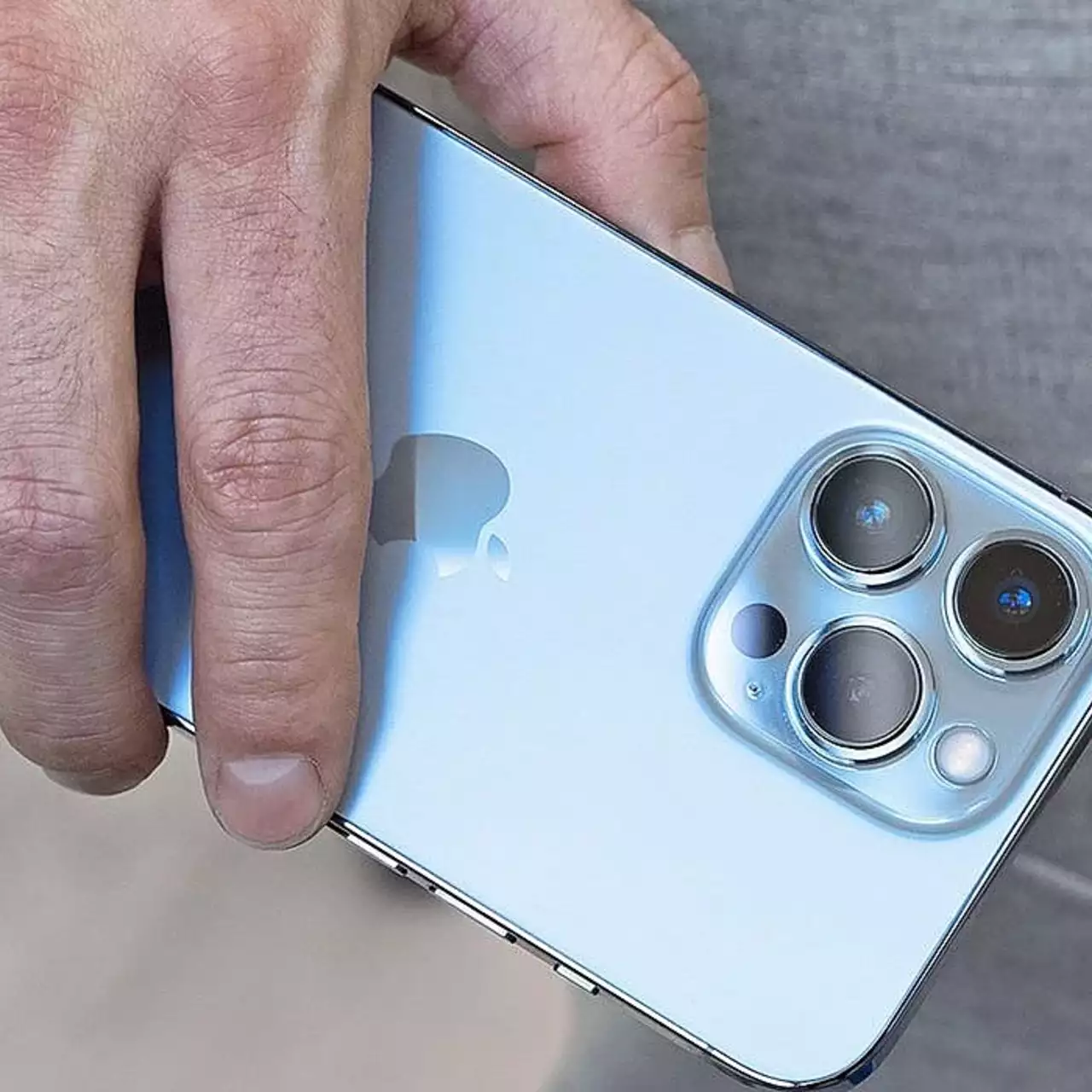 Китаец круто прокачал iPhonе 13 Pro Max — более мощная батарея, выход на наушники, USB-C и активное охлаждение Китаец круто прокачал iPhonе 13 Pro Max — более мощная батарея, выход на наушники, USB-C и активное охлаждение