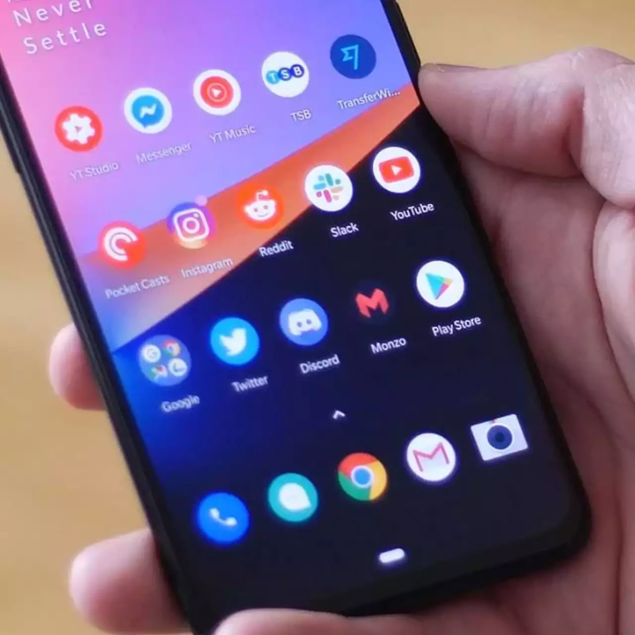 Инженер добавил в Android-смартфон порт от iPhone — и он работает