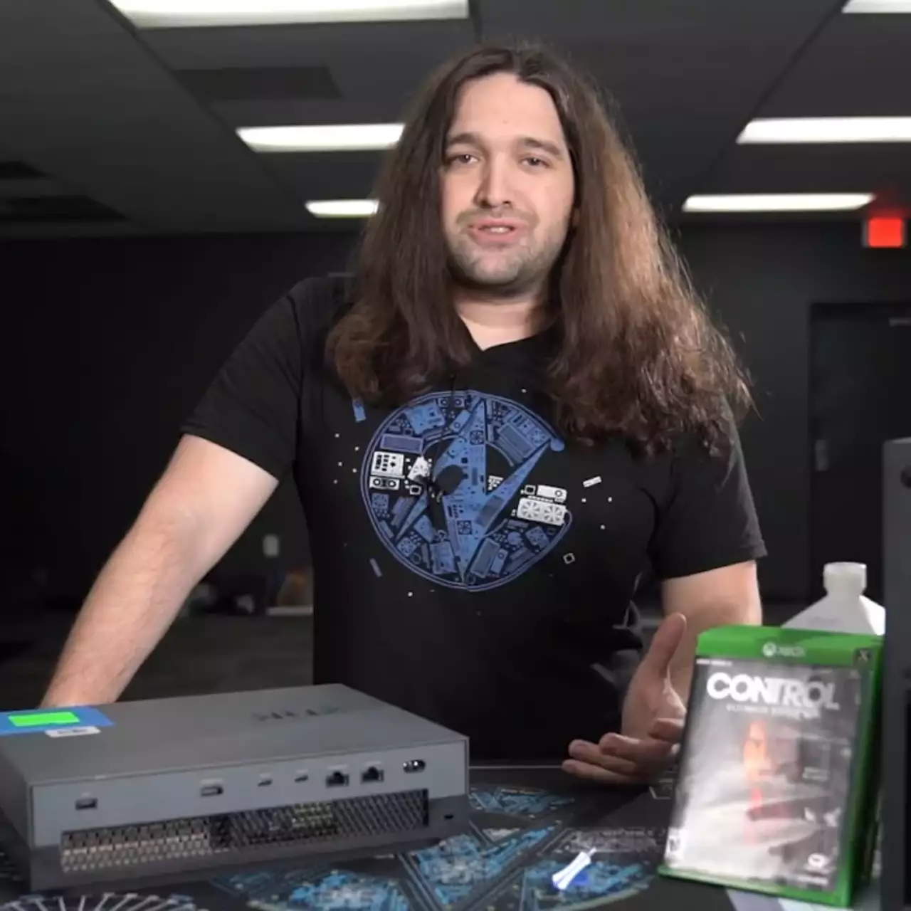 Энтузиаст узнал, насколько девкит Xbox Series X мощнее серийной консоли Энтузиаст узнал, насколько девкит Xbox Series X мощнее серийной консоли