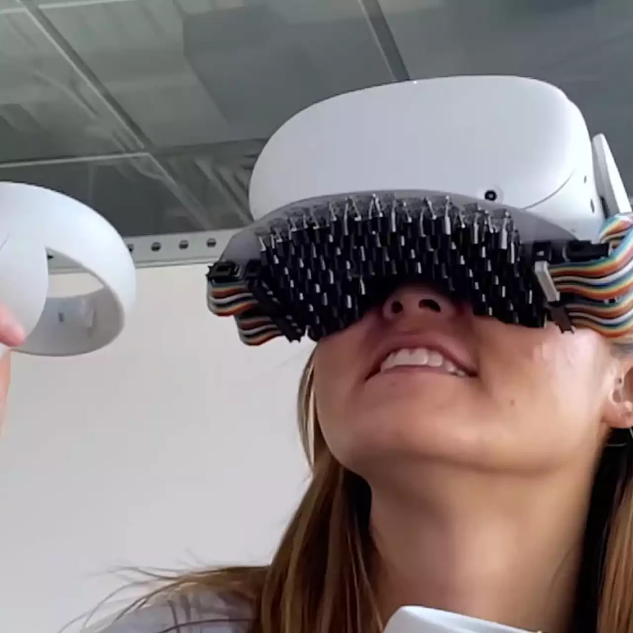Инженеры добавили шлему Oculus Quest 2 устройства для поцелуев в виртуальной реальности Инженеры добавили шлему Oculus Quest 2 устройства для поцелуев в виртуальной реальности