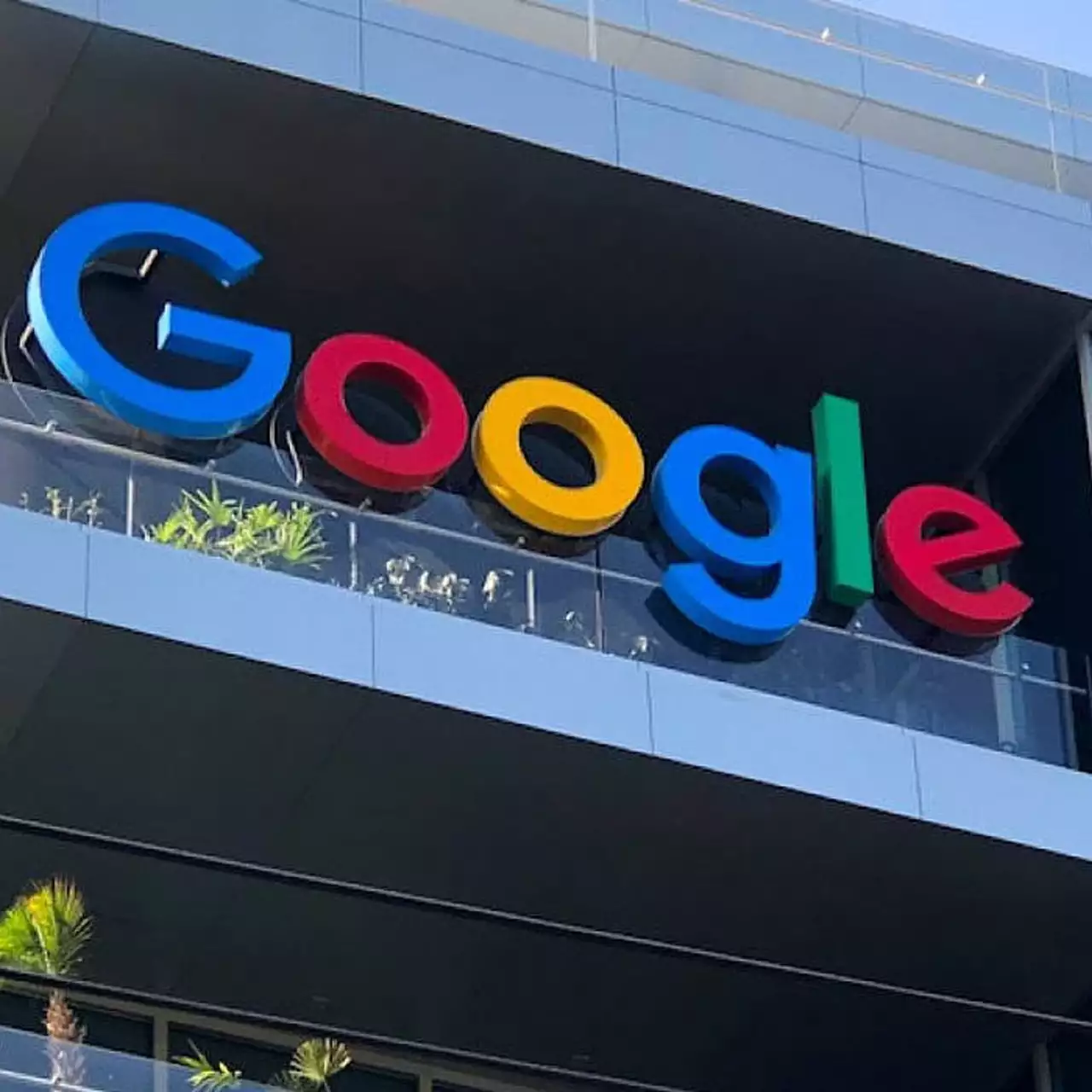 Эксперт считает, что Google может заблокировать сторонние магазины приложений в России Эксперт считает, что Google может заблокировать сторонние магазины приложений в России