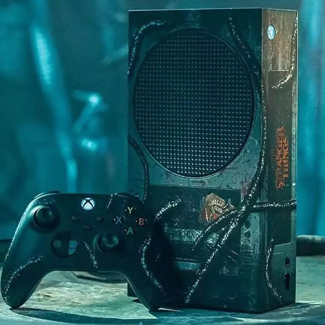 Microsoft создала несколько Xbox Series S в стиле сериала «Очень странные дела». Но купить их нельзя