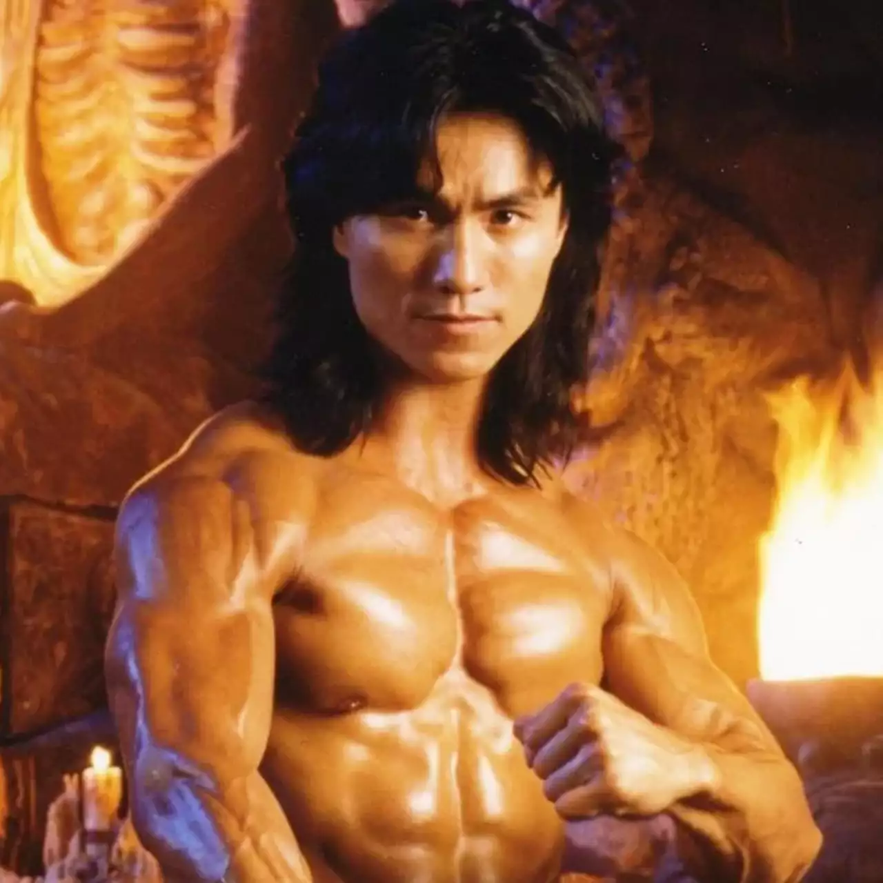 Фанат поразил создателя Mortal Kombat, показав ему жуткую зомби-версию Лю Кана из 90-х с обезображенным лицом Фанат поразил создателя Mortal Kombat, показав ему жуткую зомби-версию Лю Кана из 90-х с обезображенным лицом