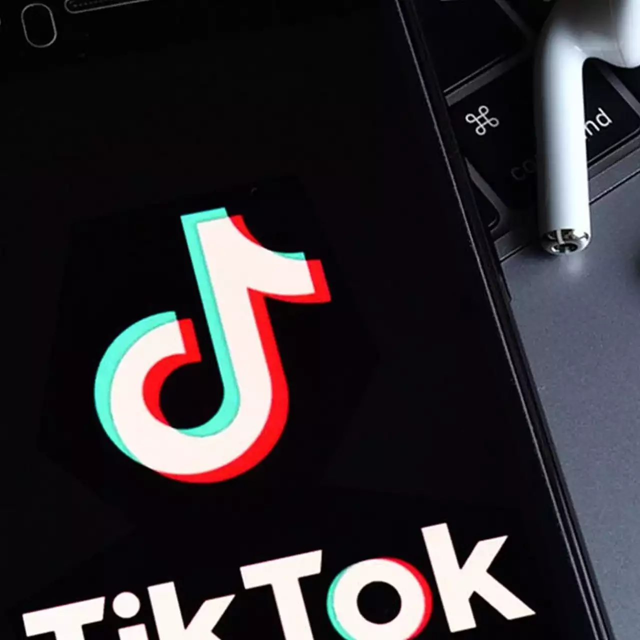 СМИ сообщили, что с 27 сентября в России разблокируют TikTok. Другие СМИ почти сразу это опровергли