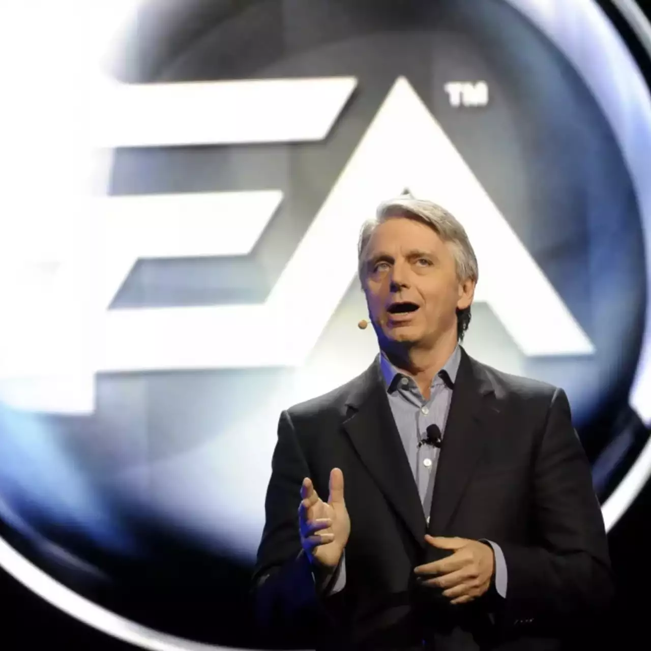 Бывший глава EA пожурил разработчиков, которые не хотят добавлять микротранзакции в свои игры. Пришлось извиниться Бывший глава EA пожурил разработчиков, которые не хотят добавлять микротранзакции в свои игры. Пришлось извиниться