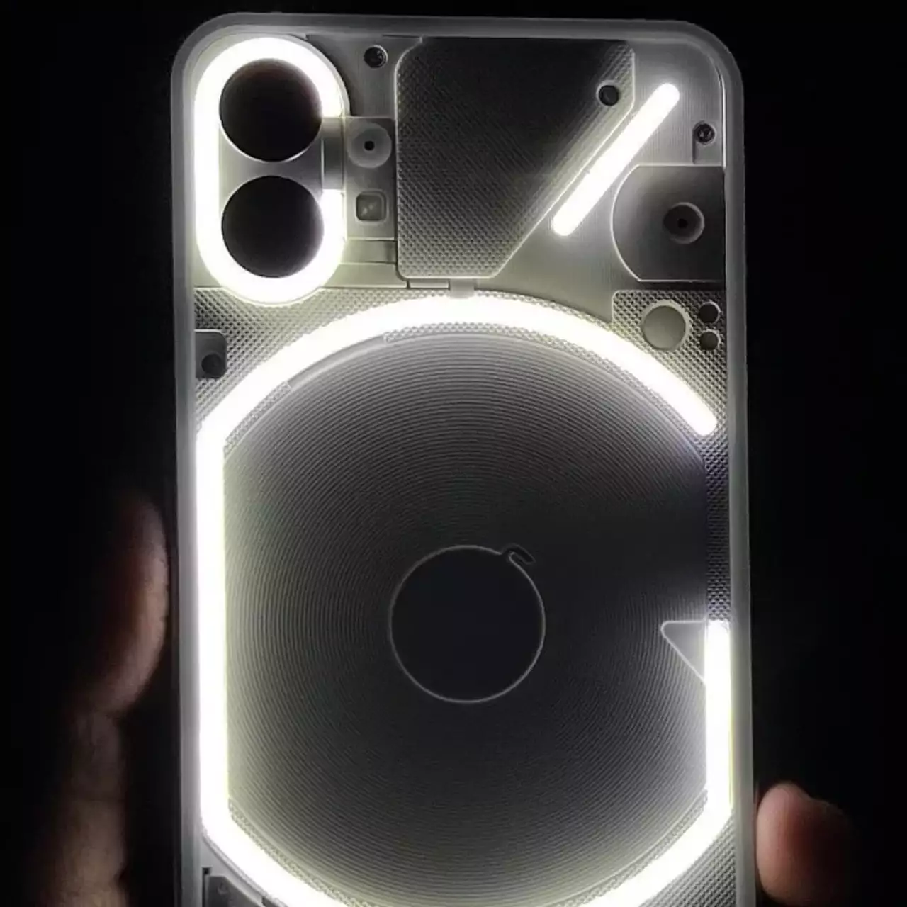 В сети начали появляться жалобы на низкое качество смартфонов Nothing Phone (1) В сети начали появляться жалобы на низкое качество смартфонов Nothing Phone (1)