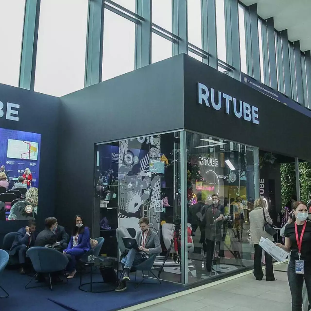 Apple потребовала от Rutube скрыть контент российских госСМИ в приложении для iOS и дала на это две недели Apple потребовала от Rutube скрыть контент российских госСМИ в приложении для iOS и дала на это две недели