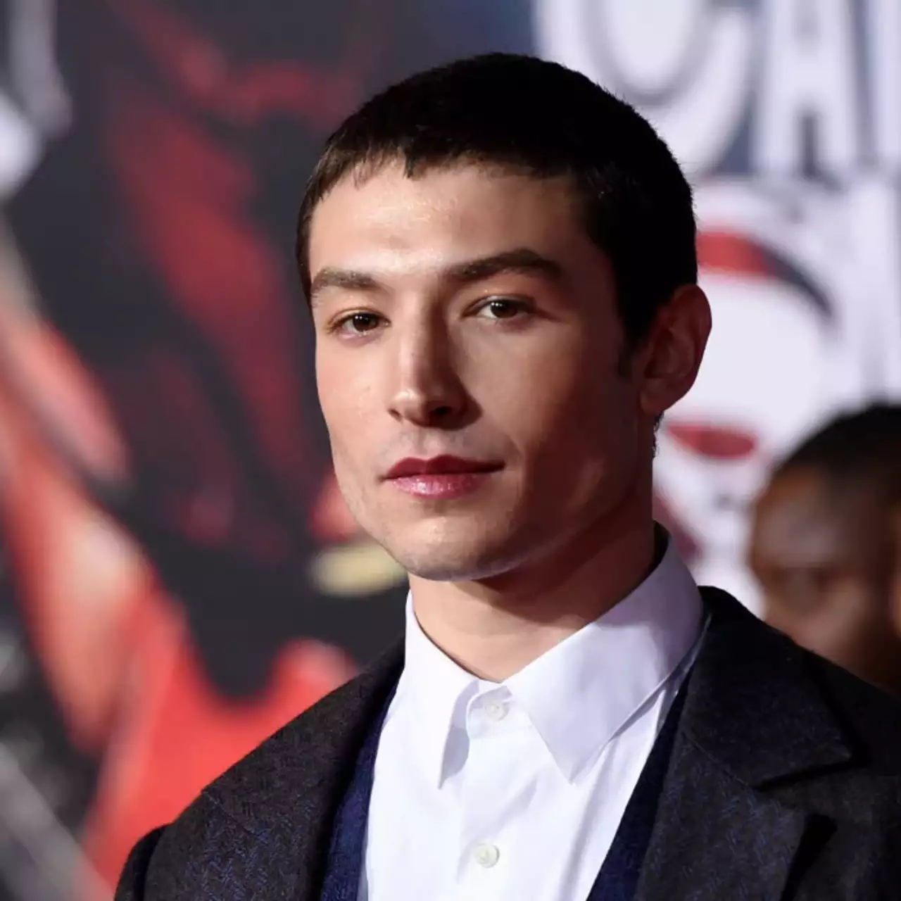 Эзра Миллер признал проблемы с психическим здоровьем. Звезда «Флэша» начал лечение и извинился перед фанатами