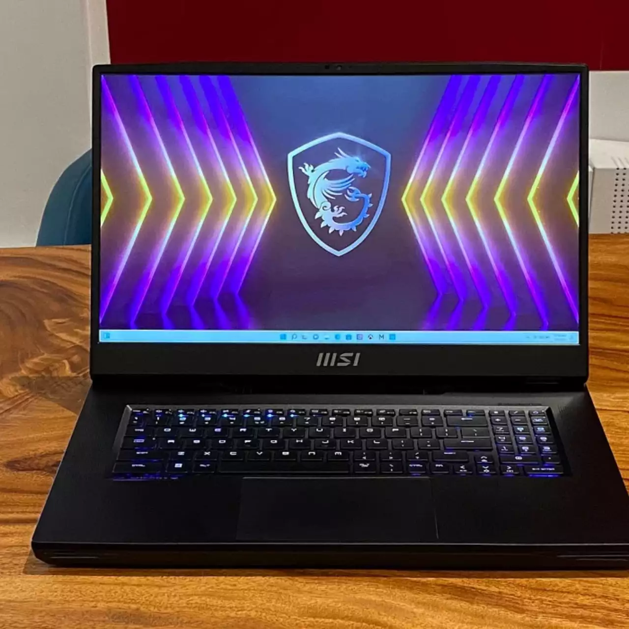 В DNS в продажу вышел топовый игровой ноутбук MSI Titan GT77. Цена составляет 324 тысячи рублей В DNS в продажу вышел топовый игровой ноутбук MSI Titan GT77. Цена составляет 324 тысячи рублей