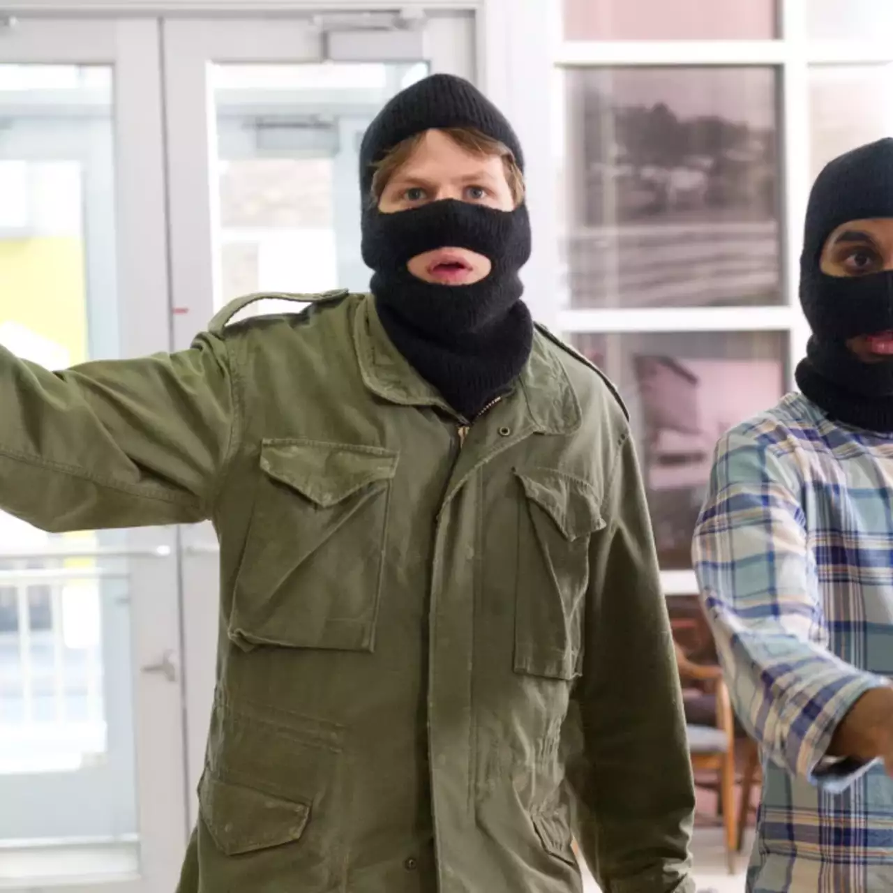Преступник ограбил игровой магазин Twitch-стримера и попал на камеру — видео Преступник ограбил игровой магазин Twitch-стримера и попал на камеру — видео
