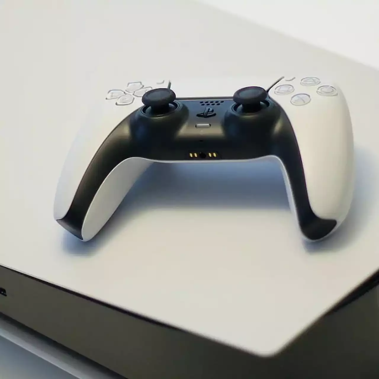 В России появились PS5, которые ввезли не по параллельному импорту. Sony возвращается?