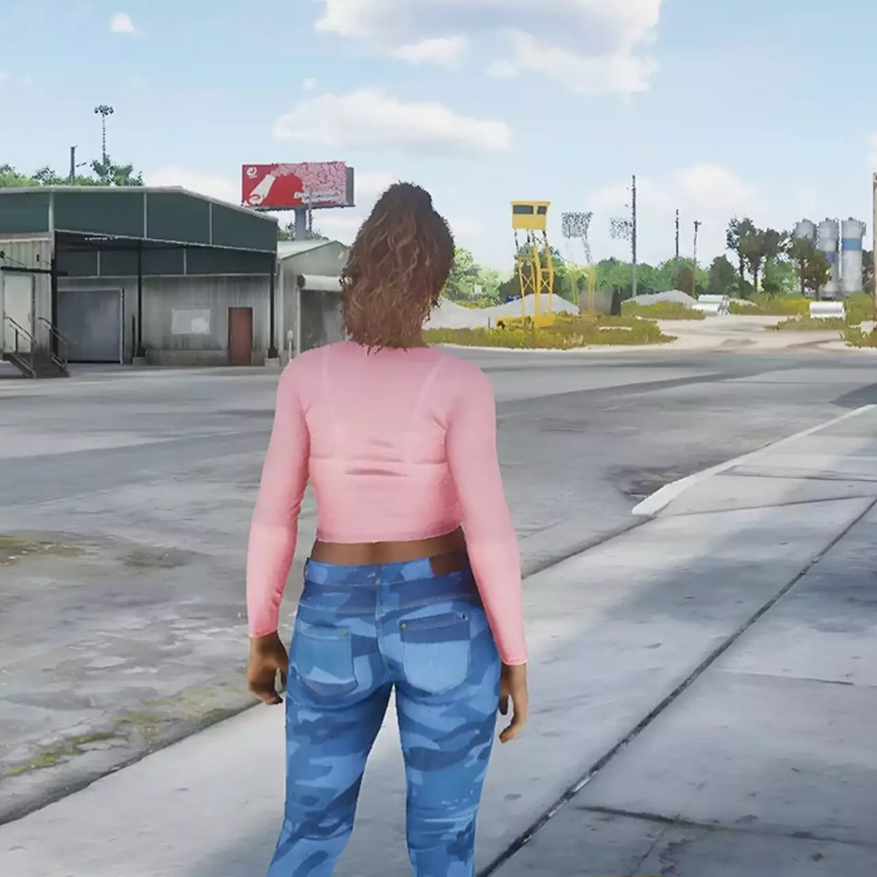 В GTA 5 добавили Люсию из GTA 6 и показали геймплей за нее. Попа героини такая же большая, как и в утекших видео