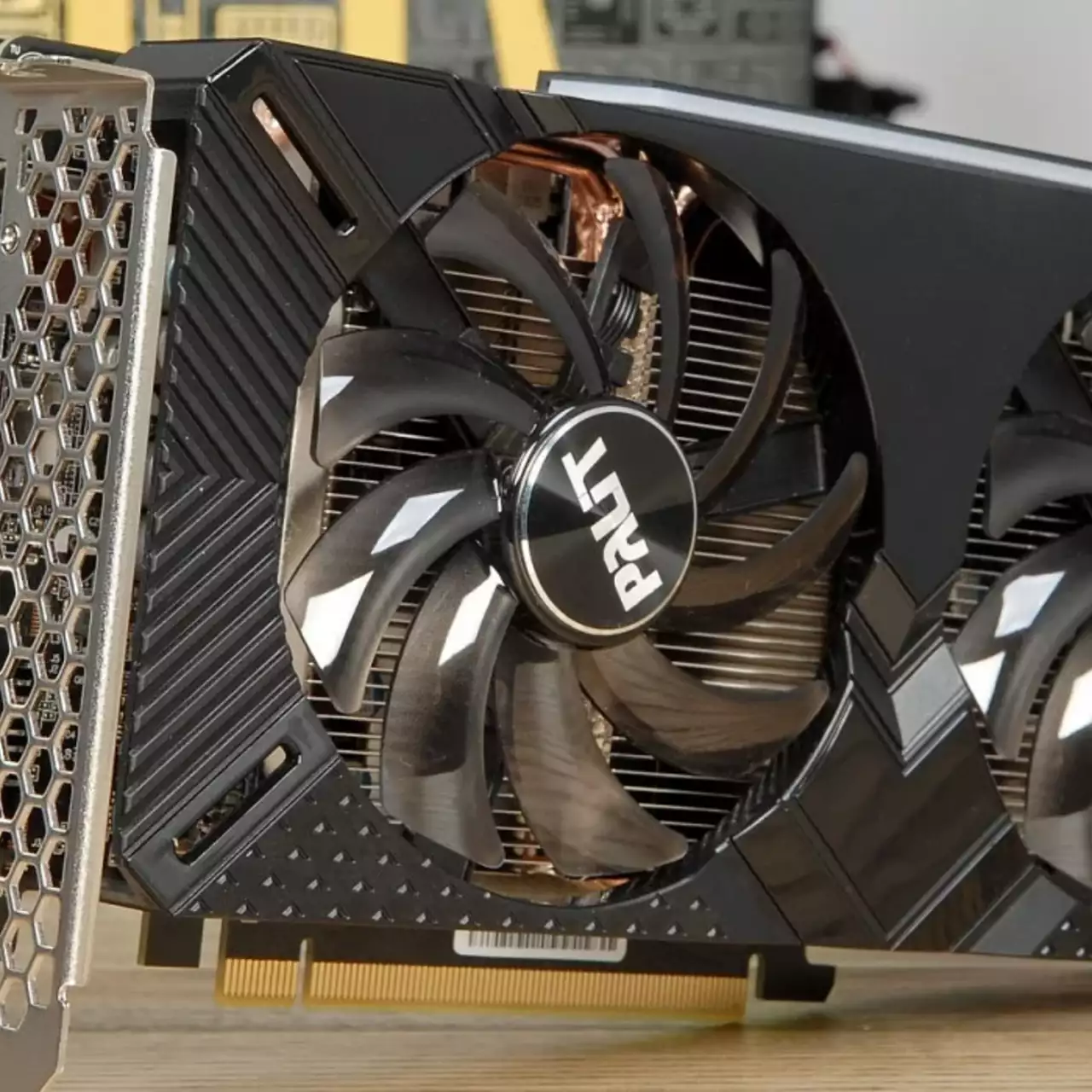NVIDIA прекращает производство первых видеокарт с трассировкой лучей NVIDIA прекращает производство первых видеокарт с трассировкой лучей