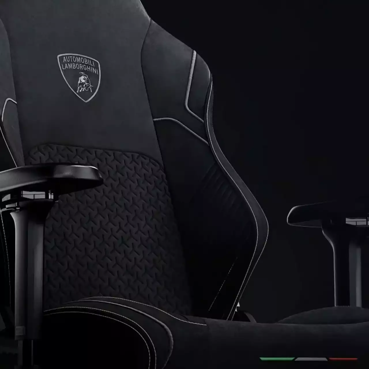 Secretlab и Lamborghini представили геймерское кресло за 122 000 рублей Secretlab и Lamborghini представили геймерское кресло за 122 000 рублей